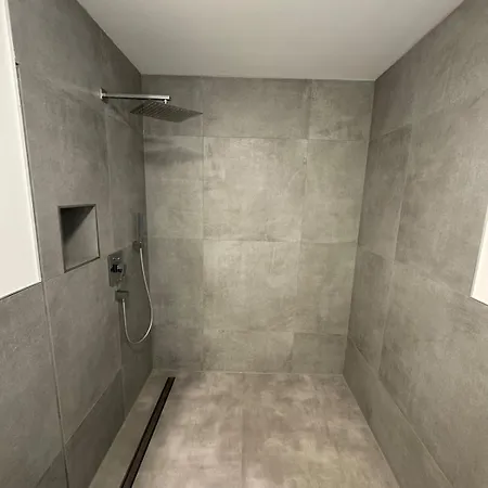 Neubau 2-zi - 15 Min Von Koeln Appartement *